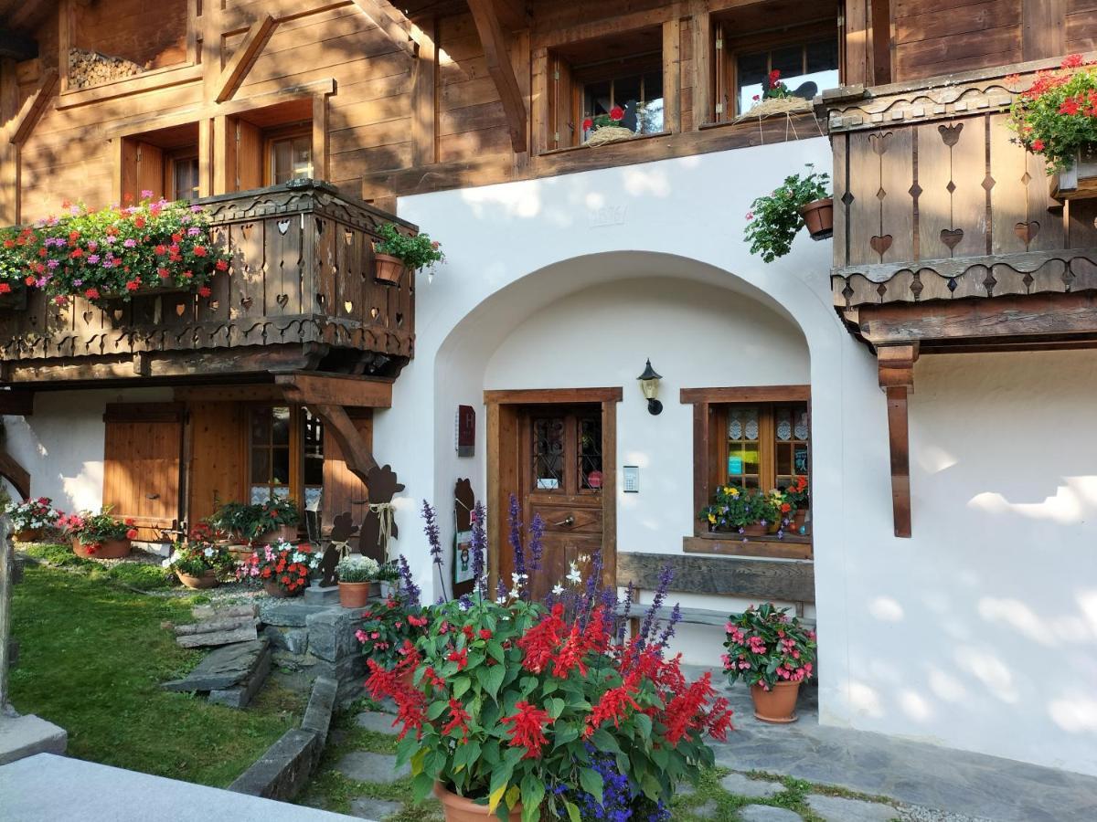 Le Montagny Hotel Les Houches Buitenkant foto